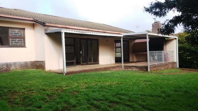 To Let 4 Bedroom Property for Rent in Sonstraal Western Cape